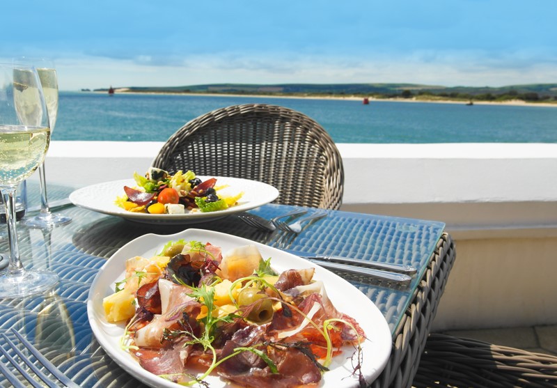 Delicious lunch with a view of the beach